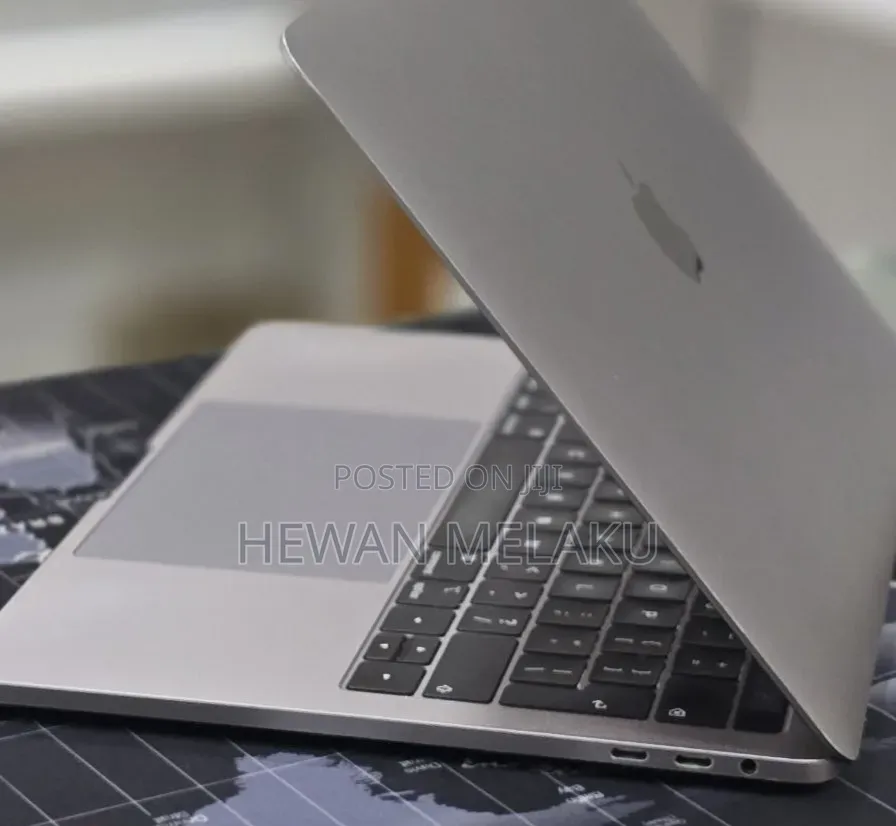 New Laptop Apple MacBook Pro 2019 16GB Intel Core i7 SSD 1T