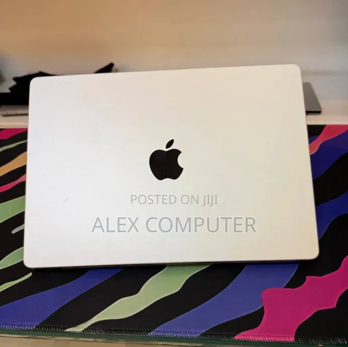 New Laptop Apple MacBook Pro 2021 M1 16GB Apple M1 Pro SSD 512GB