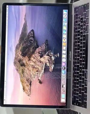 New Laptop Apple MacBook Pro 2019 16GB Intel Core i7 SSD 1T