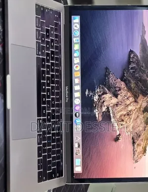 New Laptop Apple MacBook Pro 2019 16GB Intel Core i7 SSD 1T