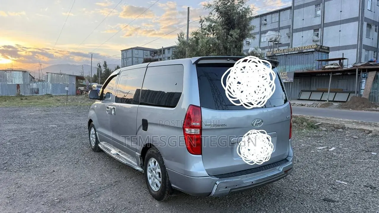 Hyundai Starex 2015 Silver