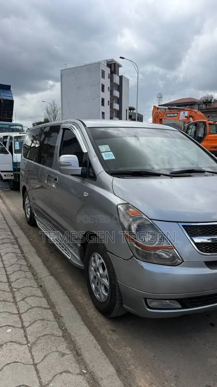 Hyundai Starex 2015 Silver