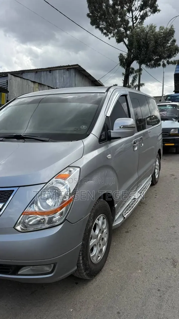 Hyundai Starex 2015 Silver