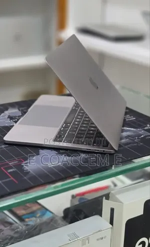 New Laptop Apple MacBook Pro 2019 16GB Intel Core i7 SSD 1T