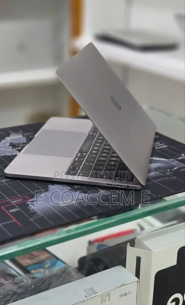 New Laptop Apple MacBook Pro 2019 16GB Intel Core i7 SSD 1T
