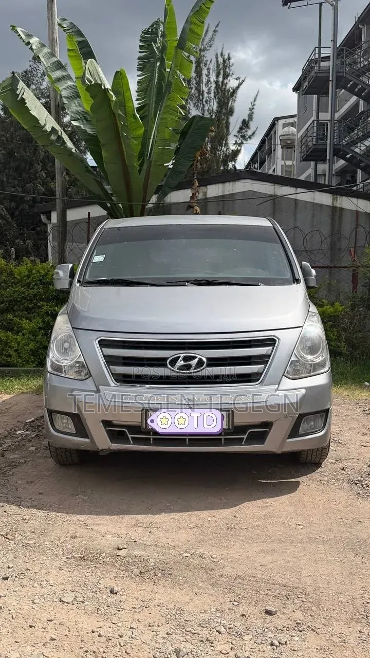 Hyundai Starex 2017 Silver