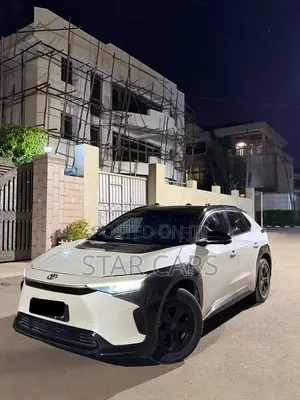 Toyota bZ4X 71.4 kWh FWD 2022 White