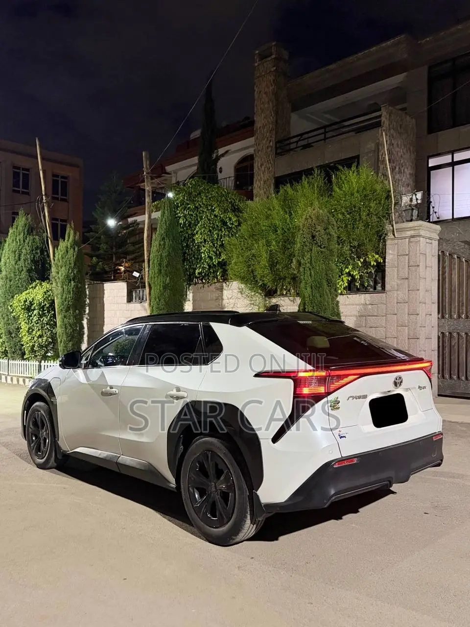 Toyota bZ4X 71.4 kWh FWD 2022 White