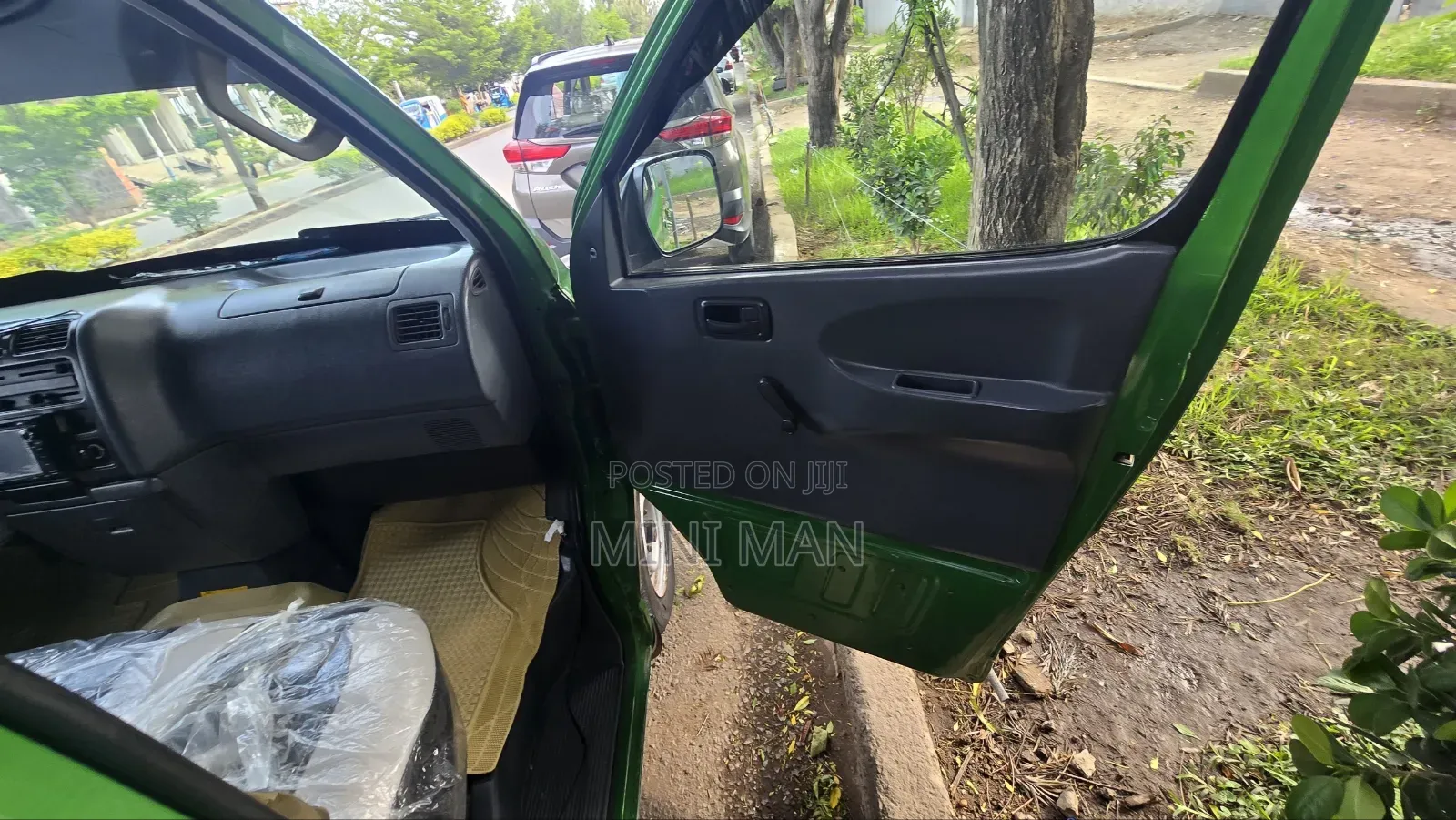 Toyota HiAce 2006 Green