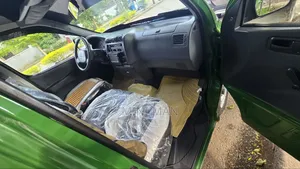 Toyota HiAce 2006 Green