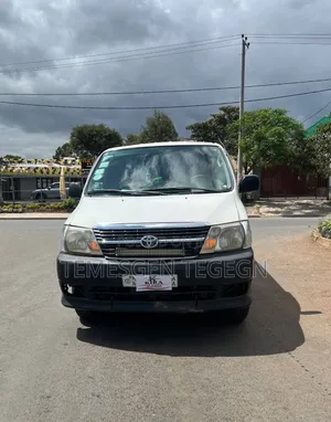 Toyota HiAce 2011 White