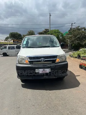 Toyota HiAce 2011 White