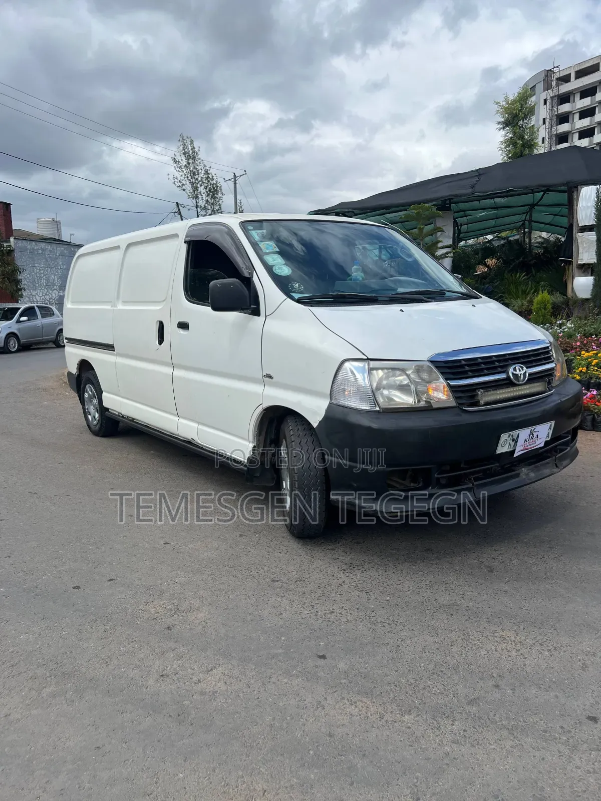 Toyota HiAce 2011 White