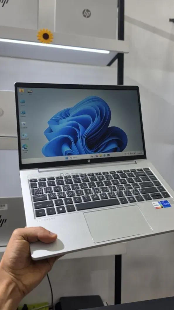 New Laptop HP EliteBook 640 G10 16GB Intel Core i7 SSD 1T