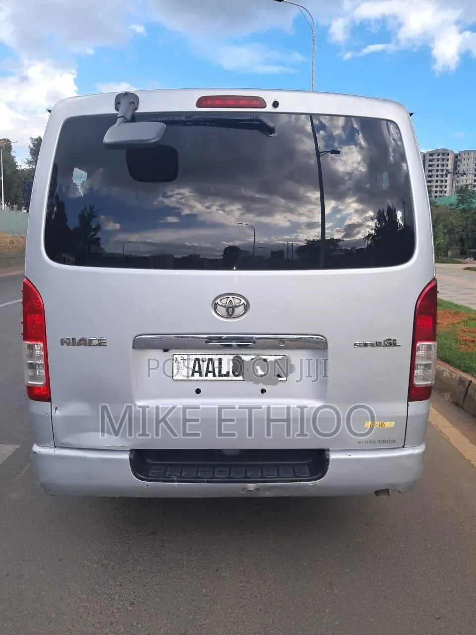Toyota HiAce 2017 Silver