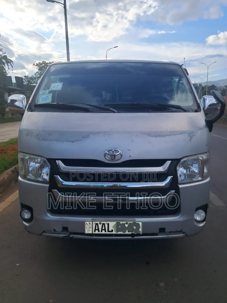 Toyota HiAce 2017 Silver