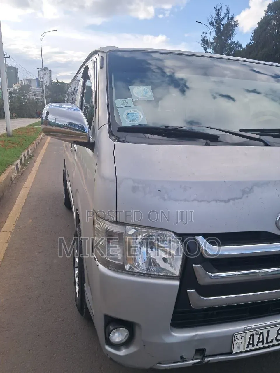 Toyota HiAce 2017 Silver