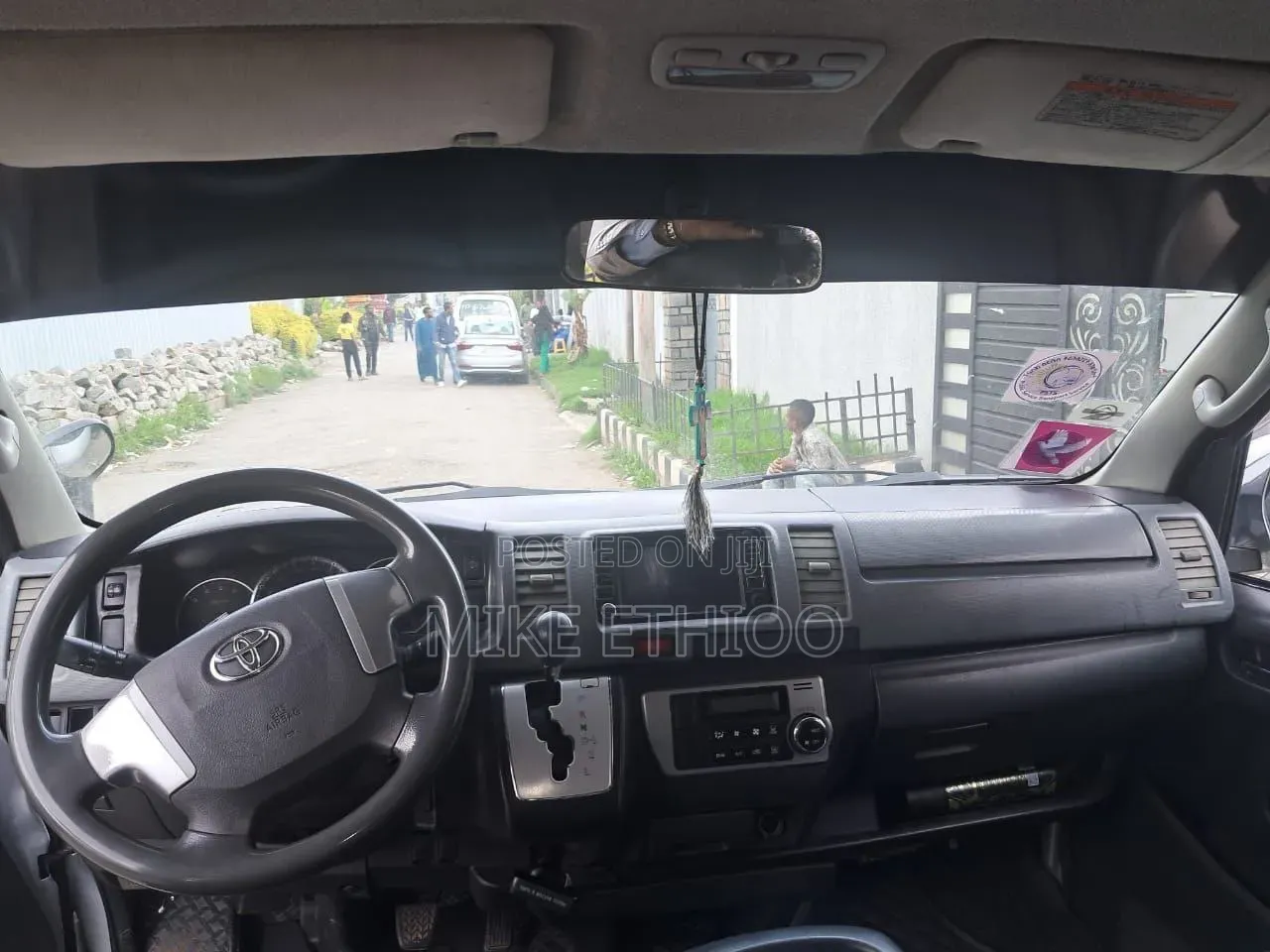 Toyota HiAce 2017 Silver