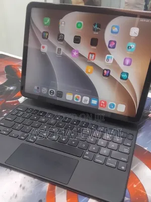 New Apple iPad Air (2022) 256 GB