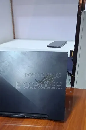 Laptop Asus ROG Zephyrus G14 16GB AMD Ryzen 7 SSD 512GB