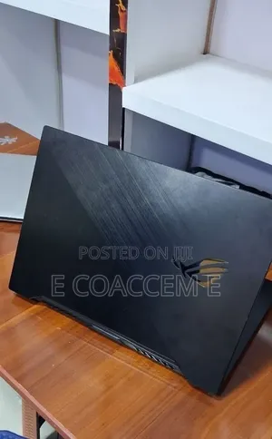 Laptop Asus ROG Zephyrus G14 16GB AMD Ryzen 7 SSD 512GB