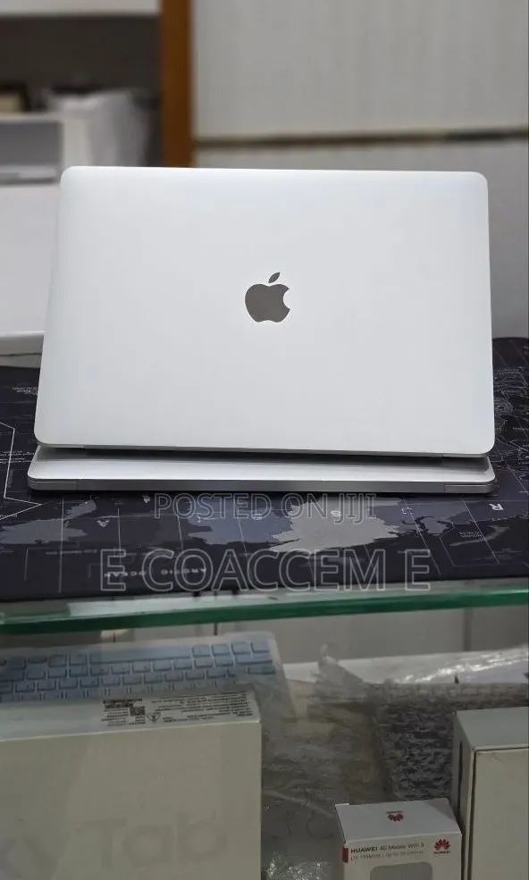 New Laptop Apple MacBook Pro 2015 16GB Intel Core i5 SSD 256GB
