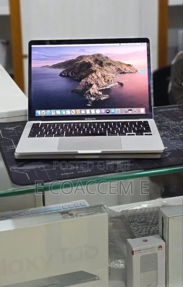 New Laptop Apple MacBook Pro 2015 16GB Intel Core i5 SSD 256GB
