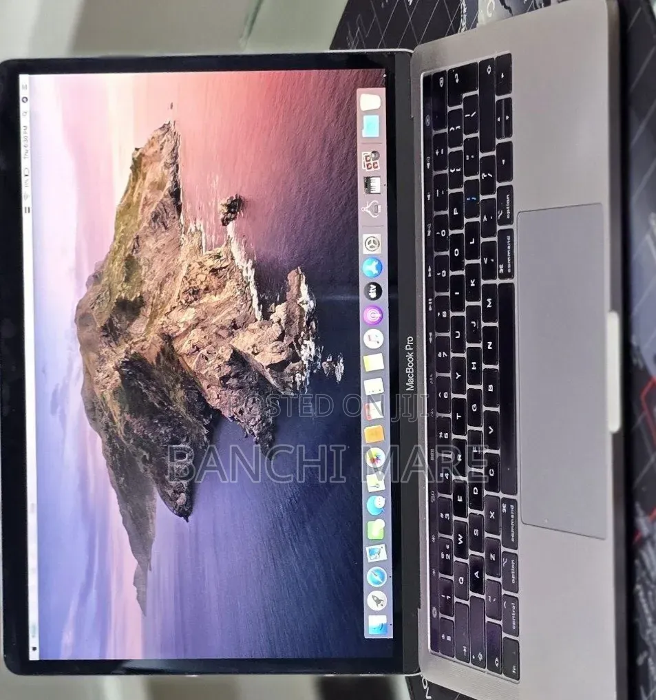 New Laptop Apple MacBook Pro 2019 16GB Intel Core i7 SSD 1T