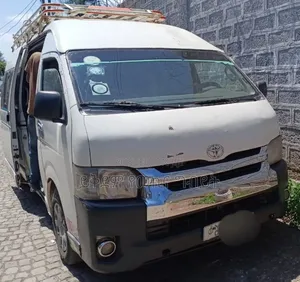 Toyota HiAce 2012 White