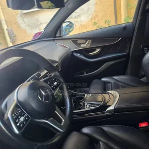 Mercedes-Benz EQC EQC400 4MATIC 2022 Ivory