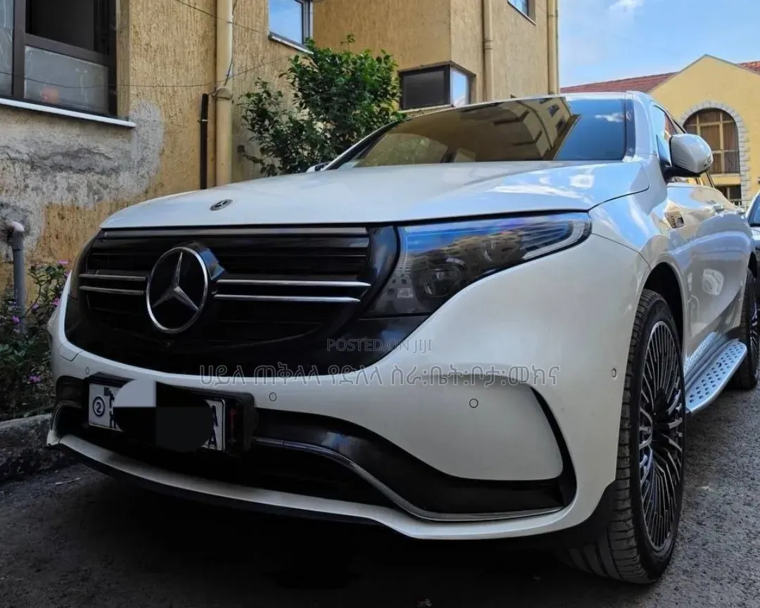 Mercedes-Benz EQC EQC400 4MATIC 2022 Ivory