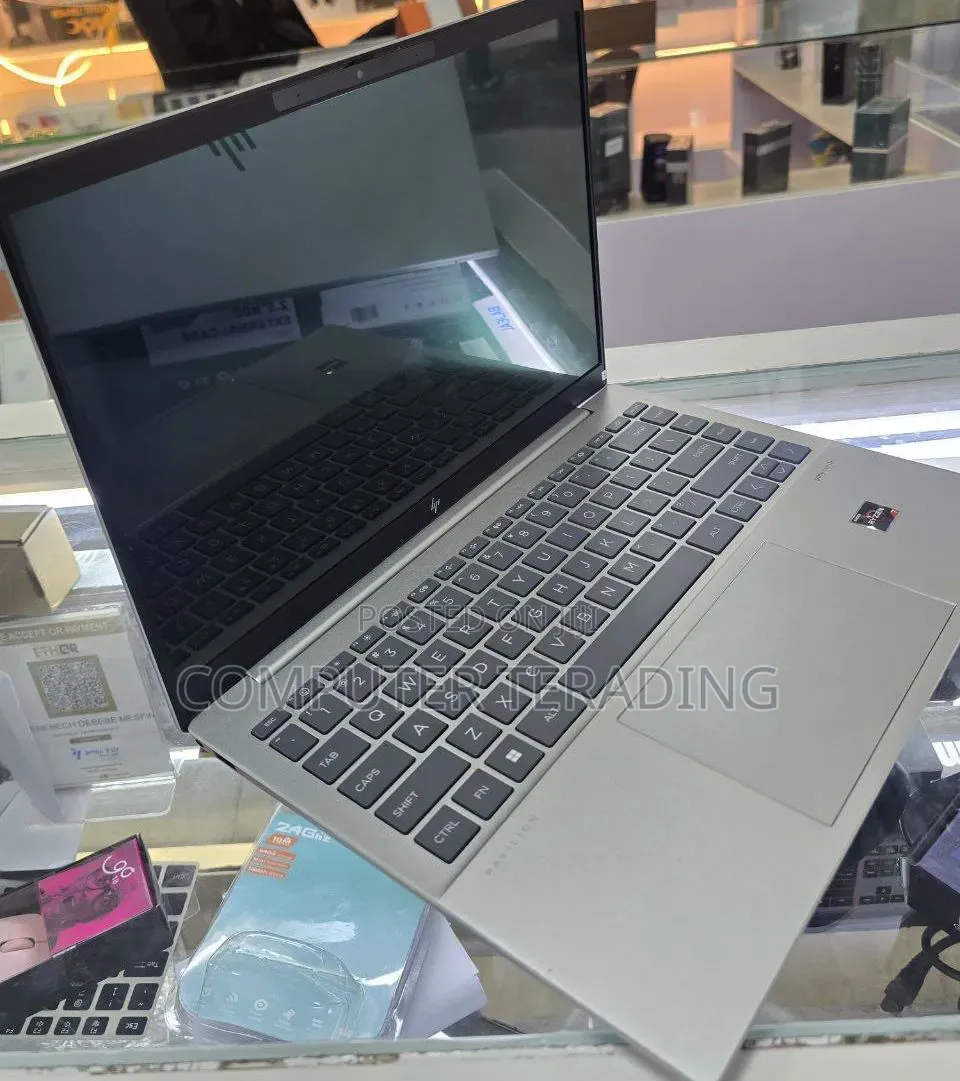 New Laptop HP Pavilion 15 32GB AMD Ryzen 7 SSD 1T