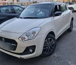 Suzuki Swift 2022 White
