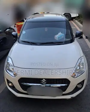 Suzuki Swift 2022 White