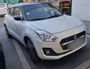 Suzuki Swift 2022 White