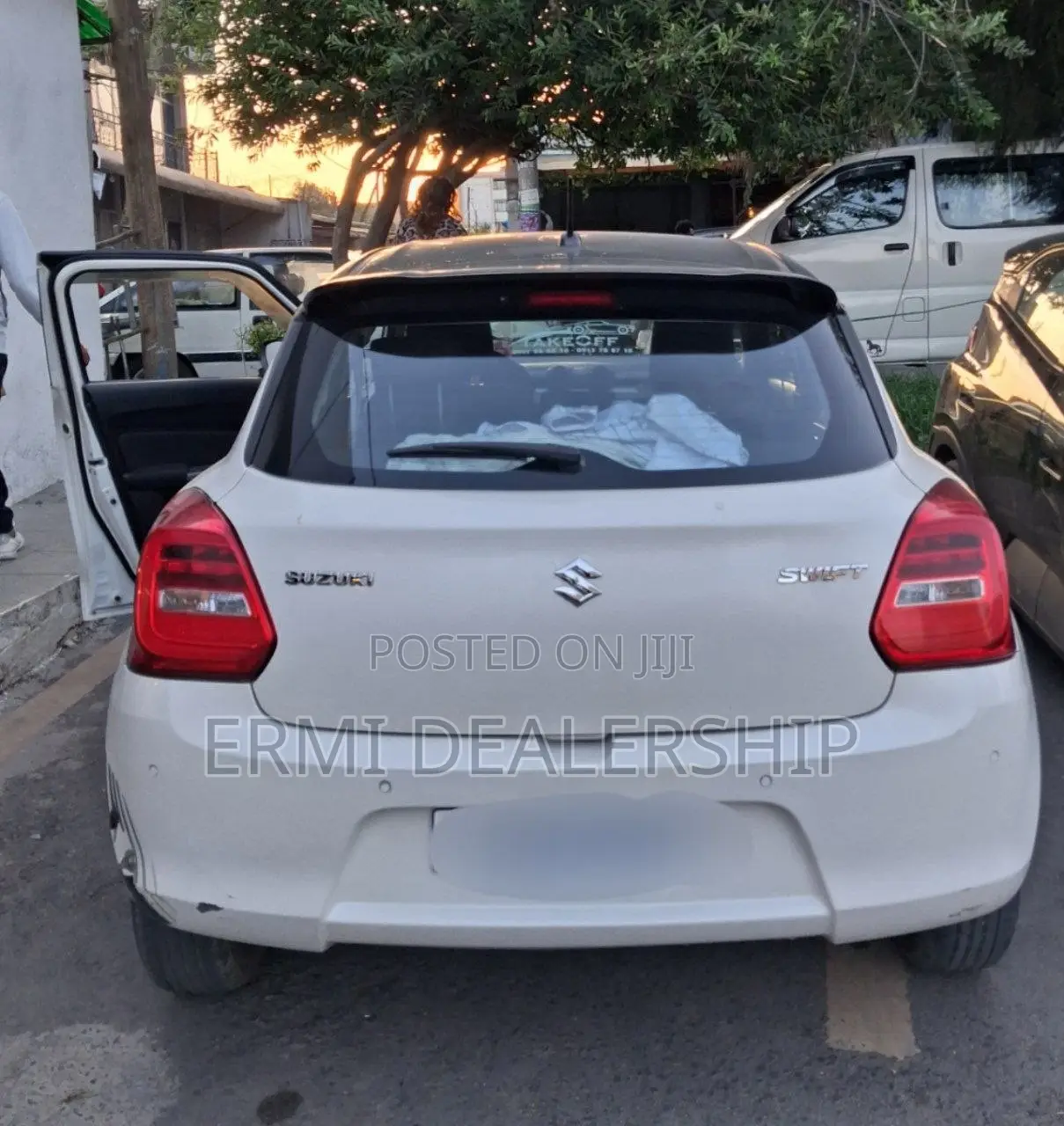 Suzuki Swift 2022 White