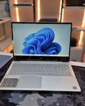 New Laptop Dell Inspiron 15 5578 2-in-1 16GB Intel Core i5 SSD 256GB