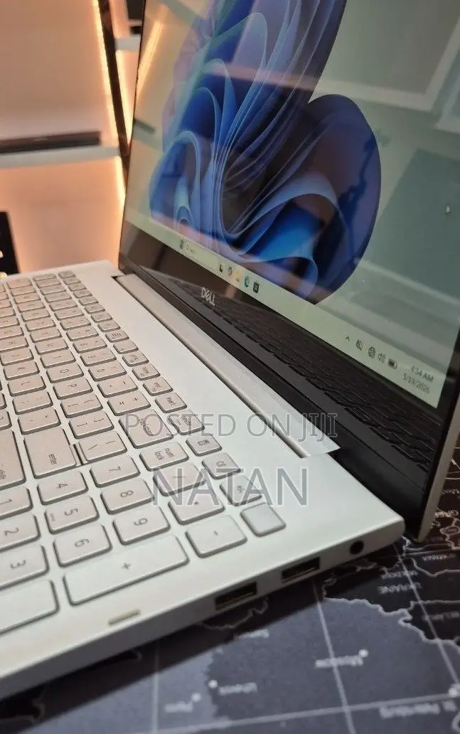 New Laptop Dell Inspiron 15 5578 2-in-1 16GB Intel Core i5 SSD 256GB