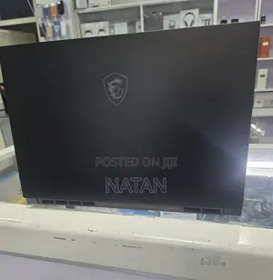 New Laptop MSI Creator 17 B11UH-416 16GB Intel Core i7 SSD 512GB