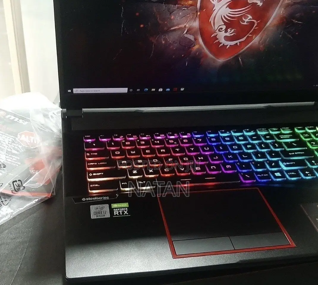 New Laptop MSI Creator 17 B11UH-416 16GB Intel Core i7 SSD 512GB