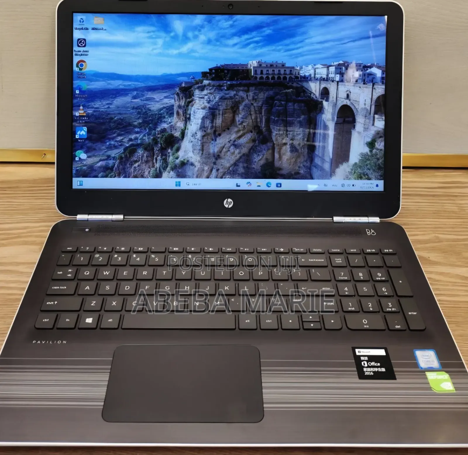 New Laptop HP Pavilion 15 8GB Intel Core i5 SSD 256GB