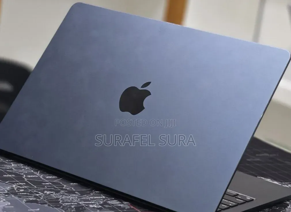 New Laptop Apple MacBook Air 2022 M2 8GB Apple M2 SSD 256GB