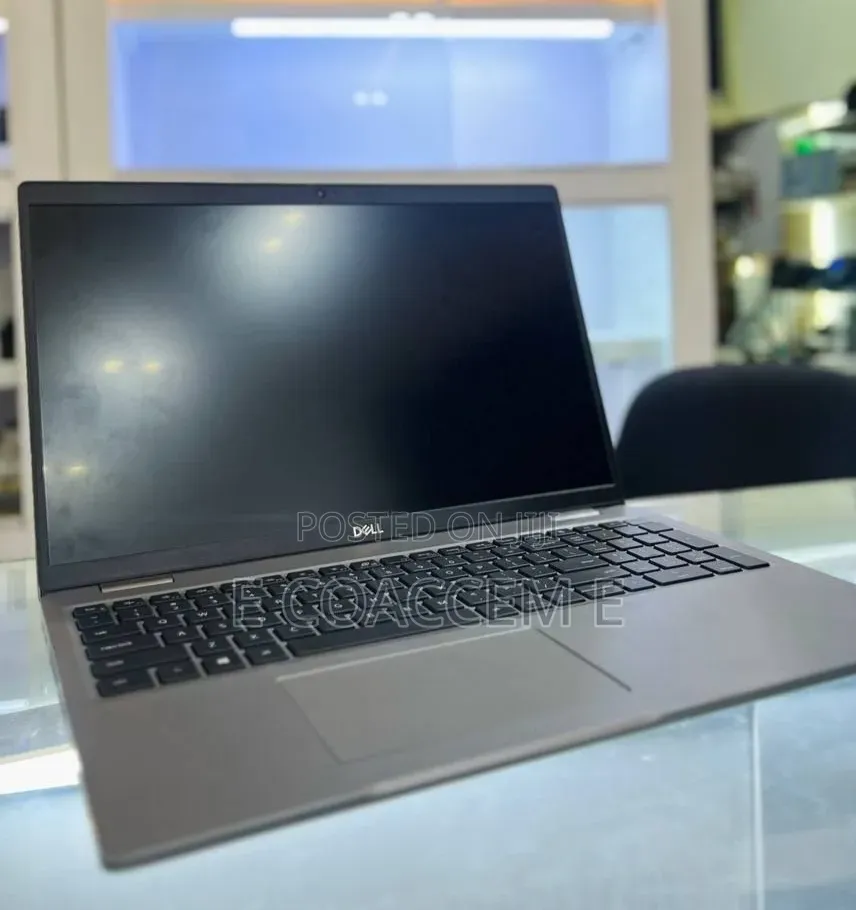 New Laptop Dell Latitude 15 3560 16GB Intel Core i7 SSD 512GB