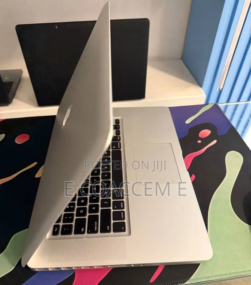 New Laptop Apple MacBook Pro 2011 4GB Intel Core i7 SSD 500GB