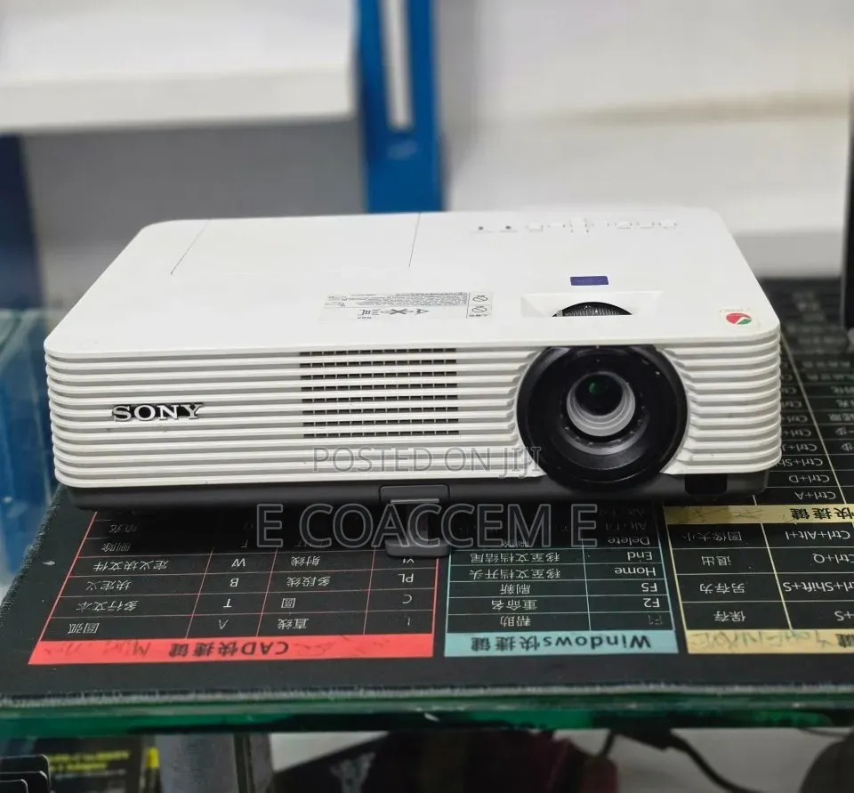 Sony Projector
model Name VPL-Dx221