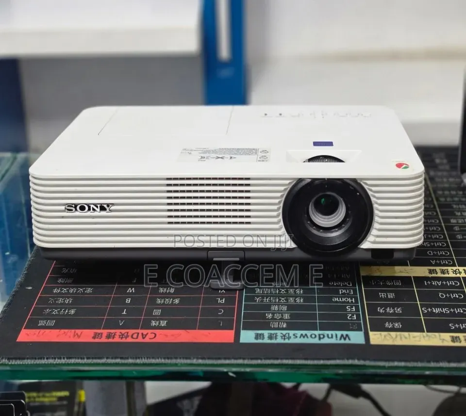 Sony Projector
model Name VPL-Dx221