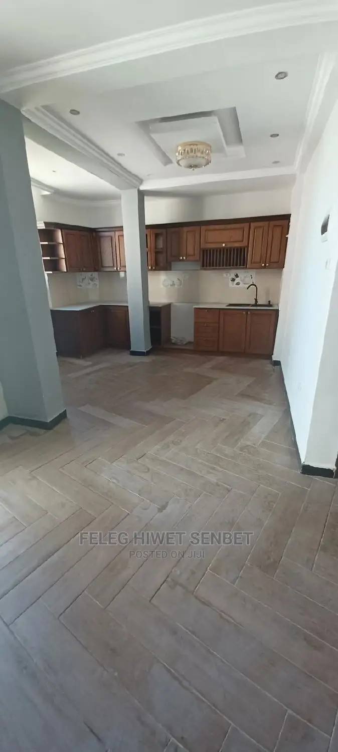 6bdrm House in አአ, Bole for sale