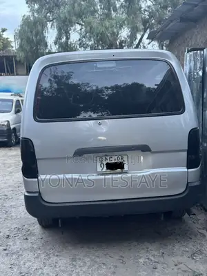 Toyota HiAce 2006 Silver