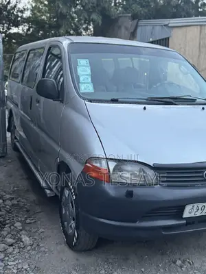 Toyota HiAce 2006 Silver