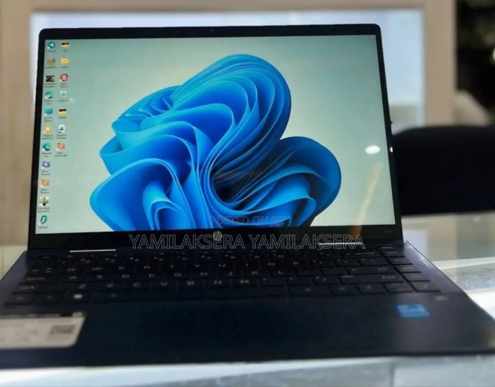 New Laptop HP Pavilion x360 8GB Intel Core i3 SSD 256GB